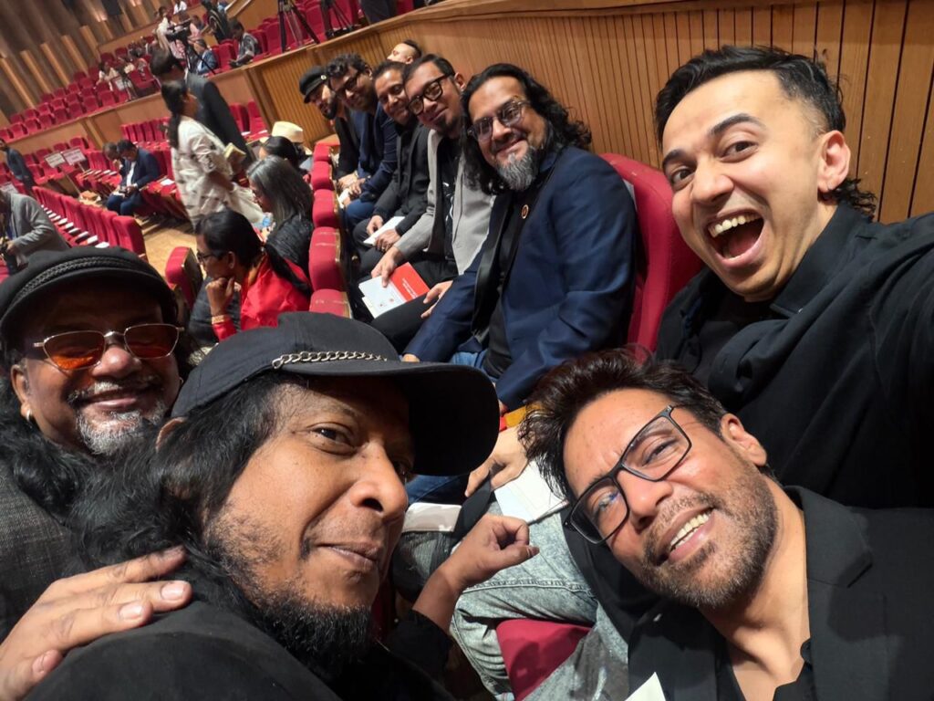 Warfaze members moment